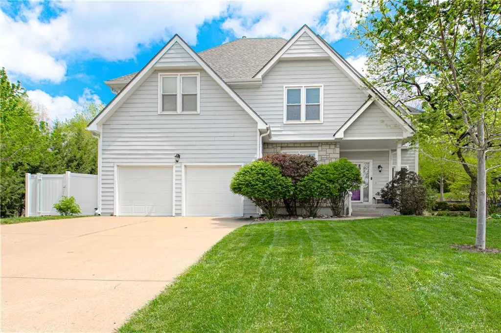 6913 Red Oak Drive, Shawnee, KS 66217 - #1