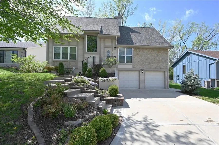 10241 NW 57th Street, Parkville, MO 64152 - #2