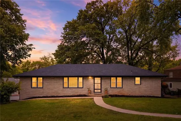5201 Newton Street, Overland Park, KS 66202