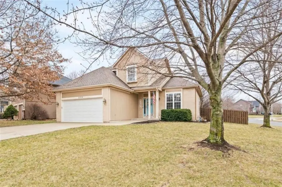 21519 W 58th Street, Shawnee, KS 66218 - #2