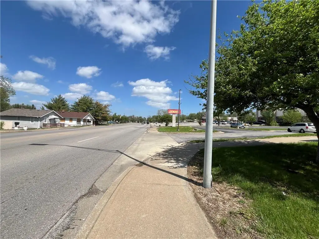 2335 S Sterling Avenue, Independence, MO 64052 - #1