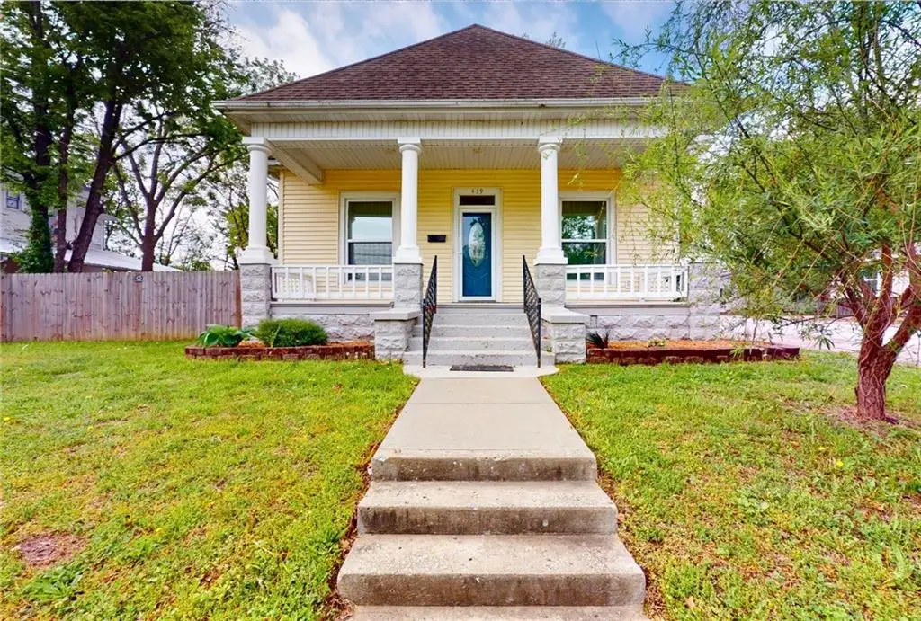 419 W Cherry Street, Nevada, MO 64772 - #1