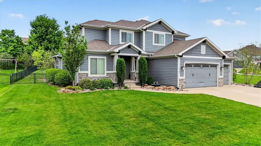 19104 W 100th Terrace, Lenexa, KS 66220 - #2