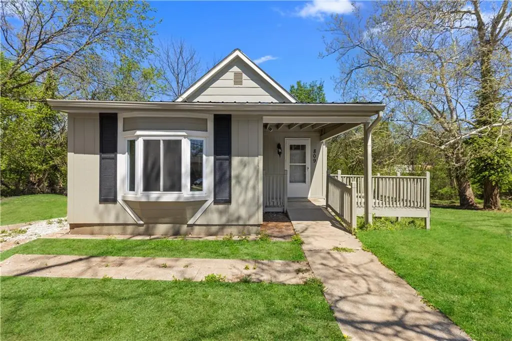 809 Seneca Street, Leavenworth, KS 66048 - #1