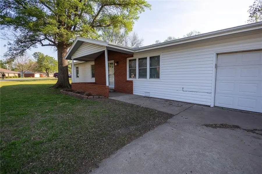 2411 Grand Lane, Independence, KS 67301 - #2