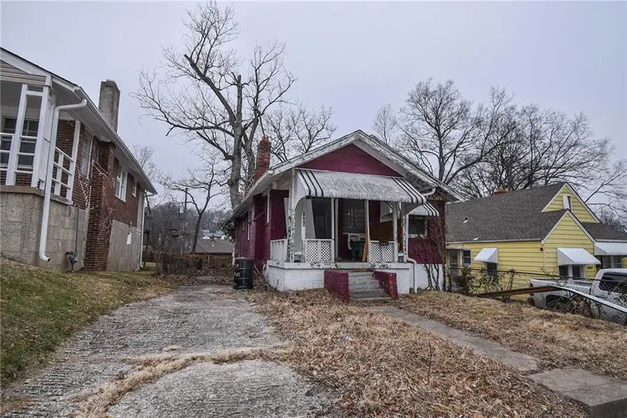 5406 Jackson Avenue, Kansas City, MO 64130 - #3