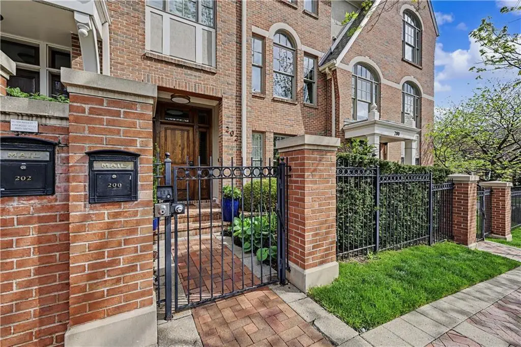 202 W 50th Street, Kansas City, MO 64112 - #1