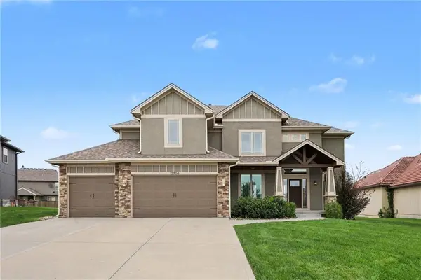 12706 S Laci Circle, Lee's Summit, MO 64086