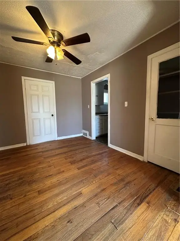 5046 Glenside Court, Kansas City, MO 64129 - #2