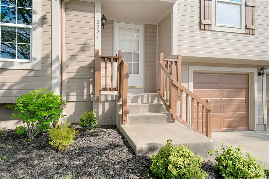 2521 NW Richard Street, Blue Springs, MO 64015 - #2