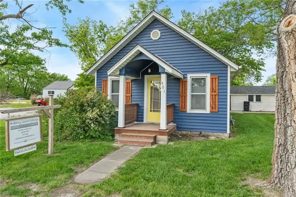 501 W Auberry Grove Street, Jamesport, MO 64648