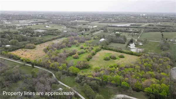 S School Road, Raymore, MO 64083