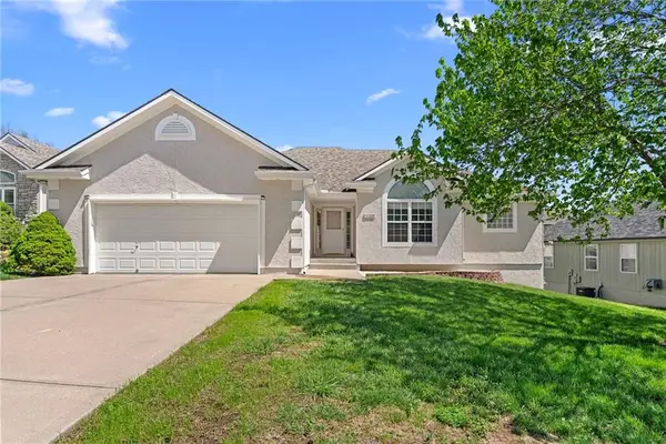 1713 SE Cardinal Drive, Blue Springs, MO 64014