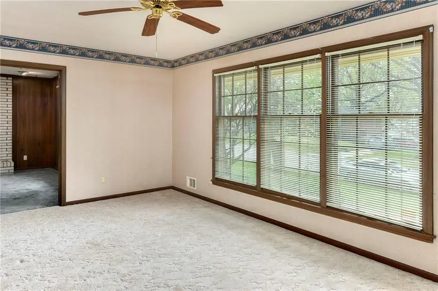 6105 Kentucky Avenue, Raytown, MO 64133 - #3