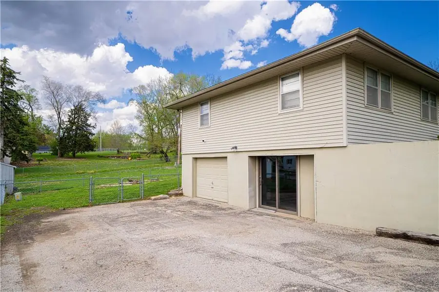 3903 Pacific Street, Saint Joseph, MO 64507 - #3