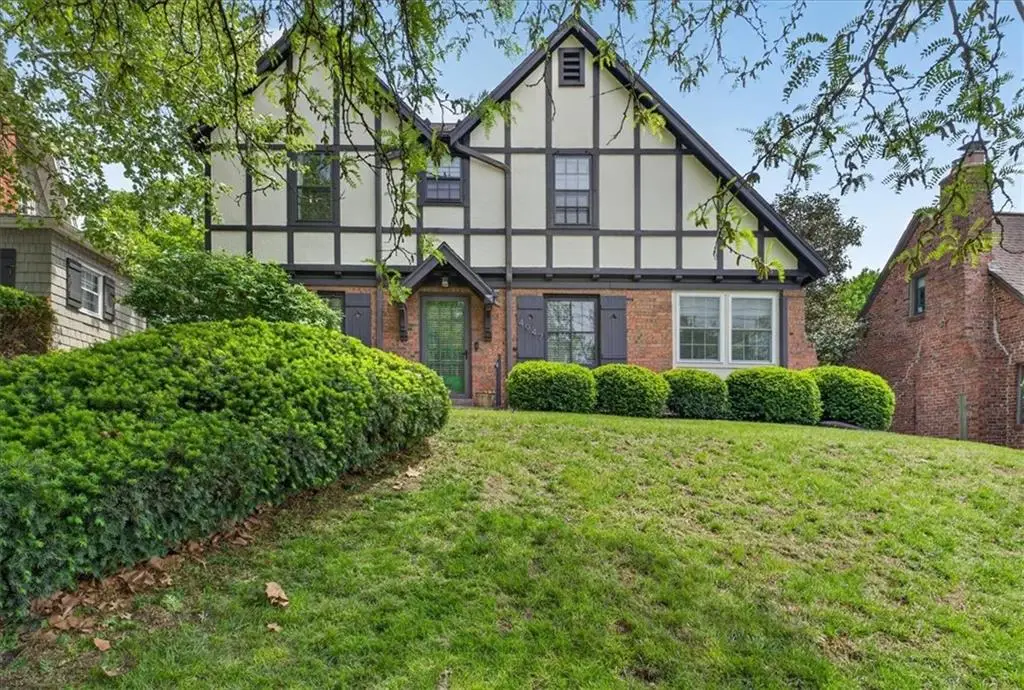 4947 State Line Road, Kansas City, MO 64112 - #1