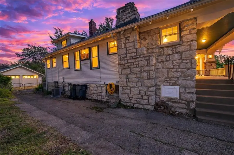 5727 Tracy Avenue, Kansas City, MO 64110 - #2