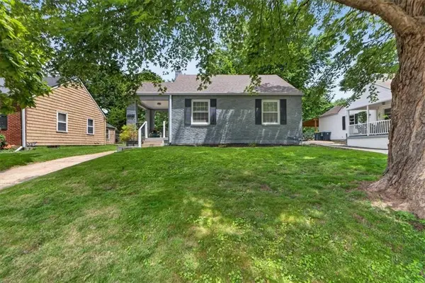 8119 Madison Avenue, Kansas City, MO 64114