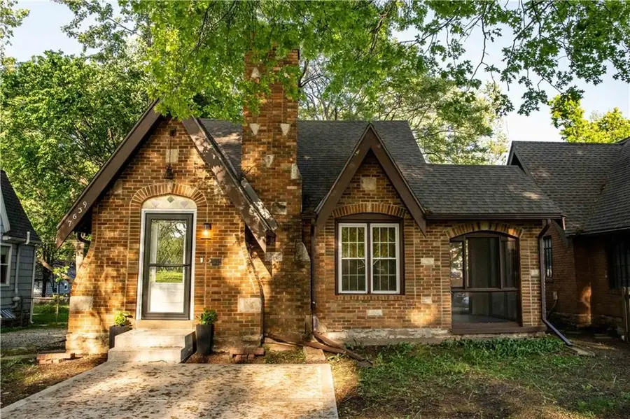 7639 Holmes Road, Kansas City, MO 64131 - #2