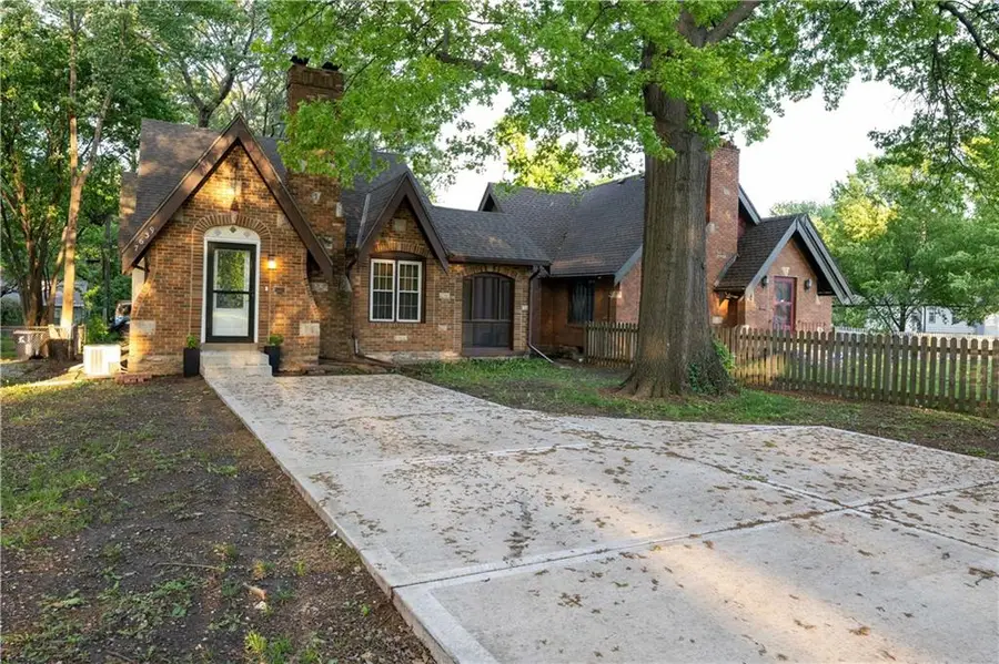 7639 Holmes Road, Kansas City, MO 64131 - #3