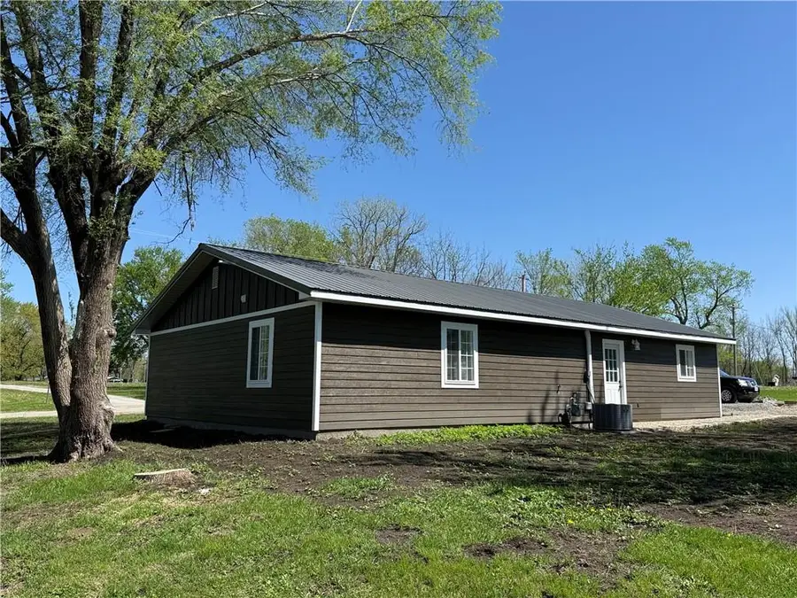 112 E High Street, Coffey, MO 64636 - #3