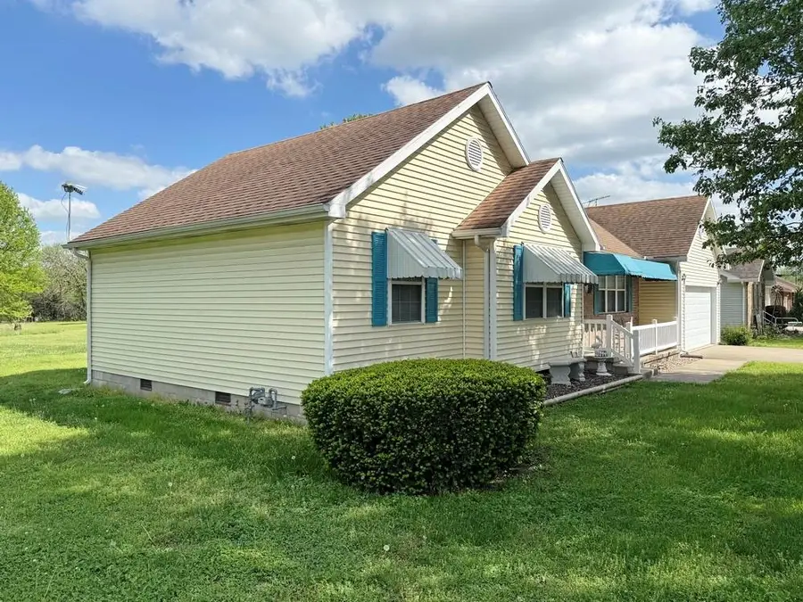 1405 S Schrock Street, El Dorado Springs, MO 64744 - #3