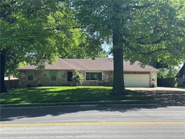 5313 Nieman Road W, Shawnee, KS 66203