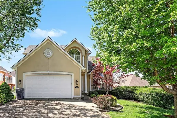 2107 NE Colonnade Avenue, Blue Springs, MO 64014