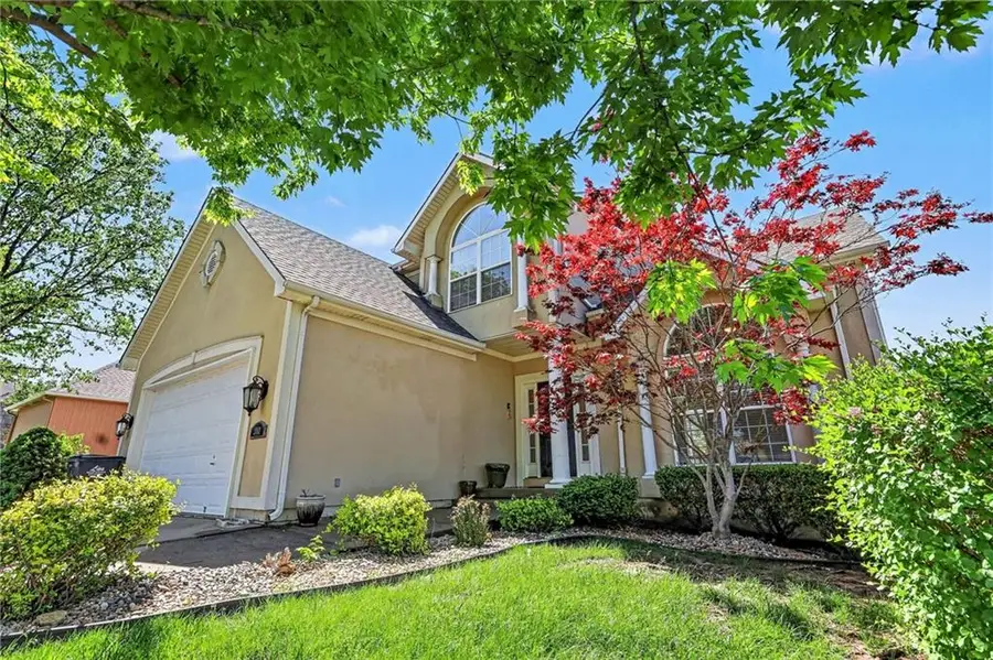 2107 NE Colonnade Avenue, Blue Springs, MO 64014 - #2