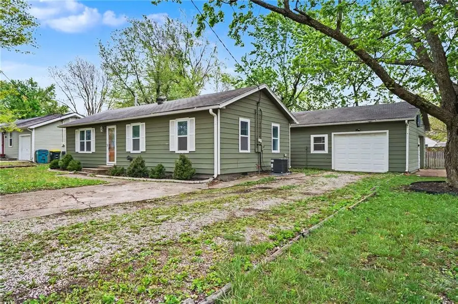 410 S Jefferson Street, Spring Hill, KS 66083 - #2