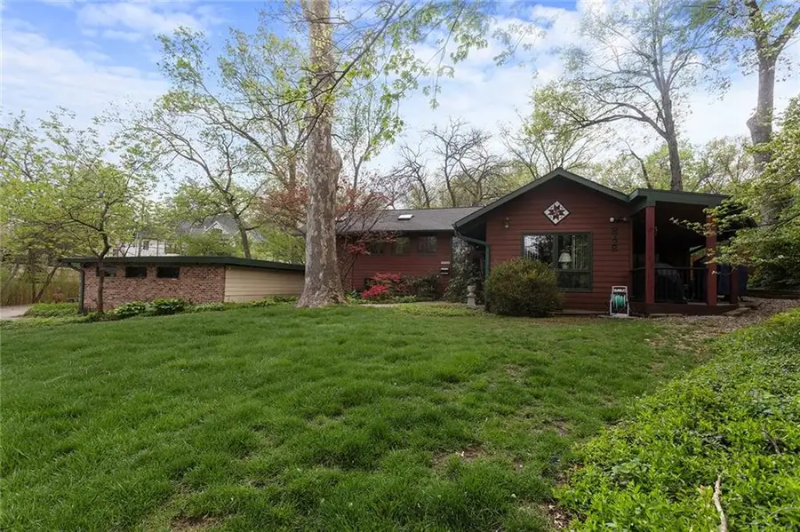 8728 Meadow Lane, Leawood, KS 66206 - #2