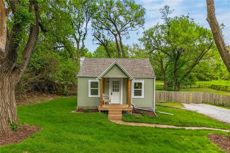 5915 Marion Avenue, Kansas City, MO 64133 - #2