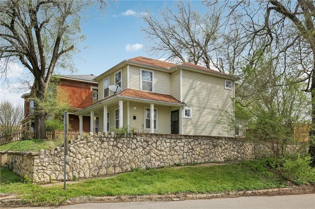 625 S 14th Street, Saint Joseph, MO 64501 - #1