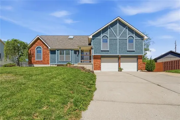 211 NE Hearnes Avenue, Blue Springs, MO 64014