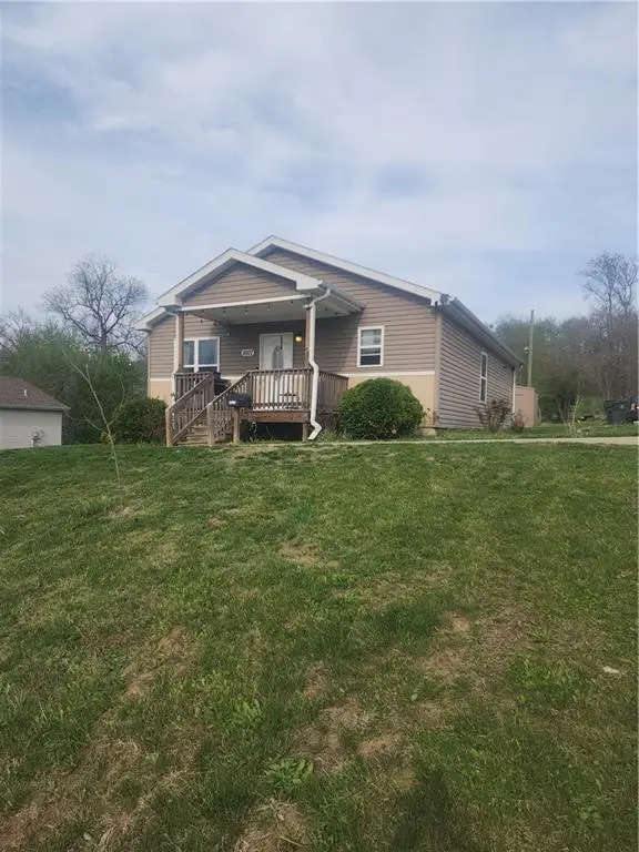 1607 S 14th Street, Saint Joseph, MO 64503 - #1