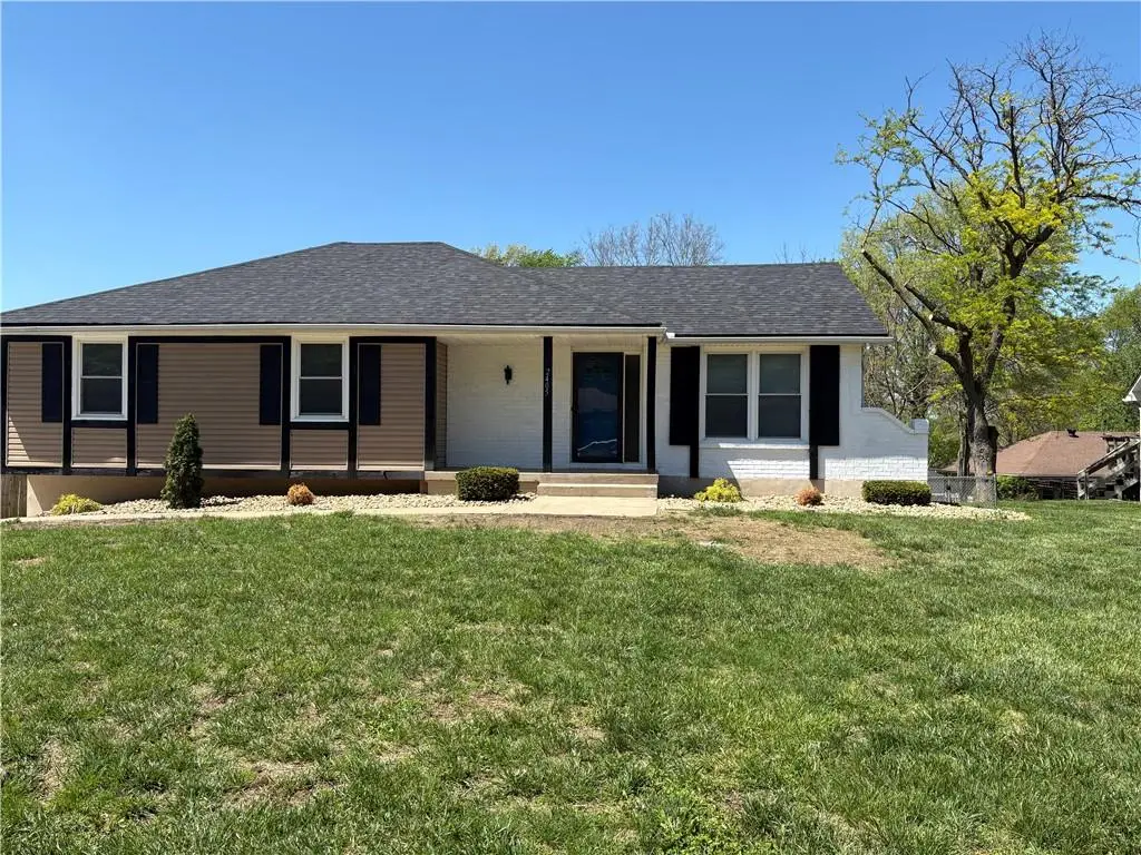 2405 SW Madrid Court, Blue Springs, MO 64015 - #1