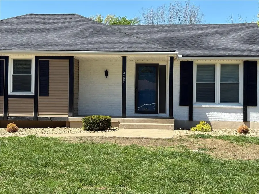 2405 SW Madrid Court, Blue Springs, MO 64015 - #2