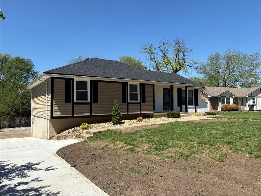 2405 SW Madrid Court, Blue Springs, MO 64015 - #3