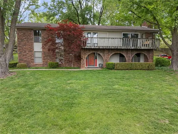 7610 NW Westside Drive, Weatherby Lake, MO 64152