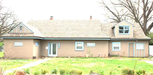 3102 Woodlawn Avenue, St Joseph, MO 64506