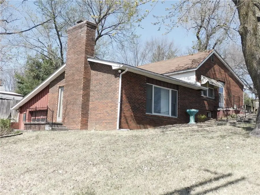 1219 Julia Street, Atchison, KS 66002 - #2