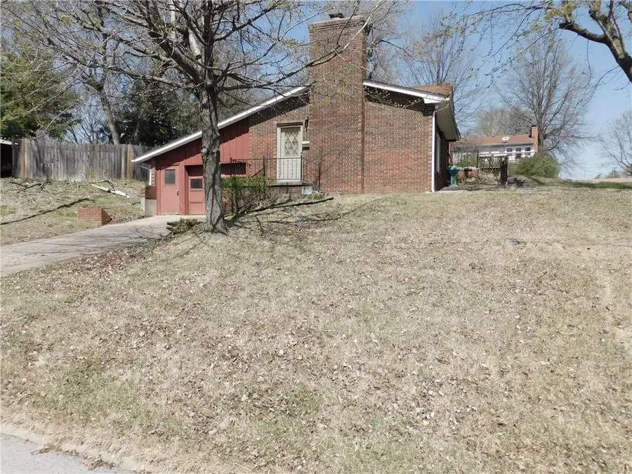 1219 Julia Street, Atchison, KS 66002 - #3