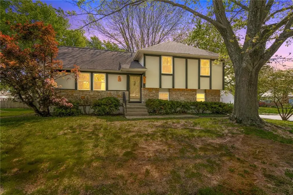 615 SE Westwind Drive, Lees Summit, MO 64063 - #1