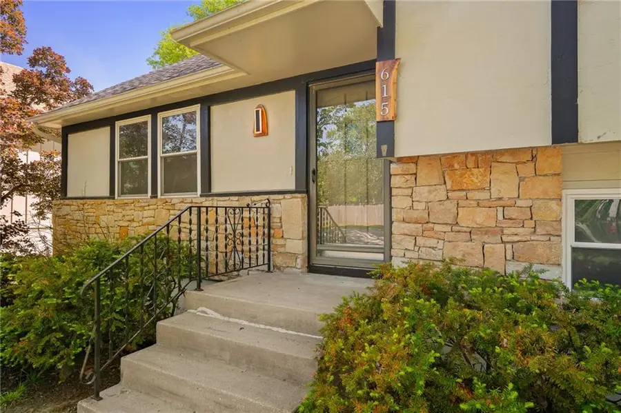 615 SE Westwind Drive, Lees Summit, MO 64063 - #2