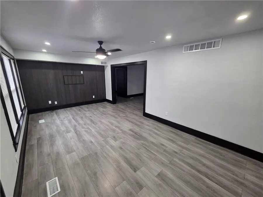 2807 Edmond Street, Saint Joseph, MO 64501 - #3