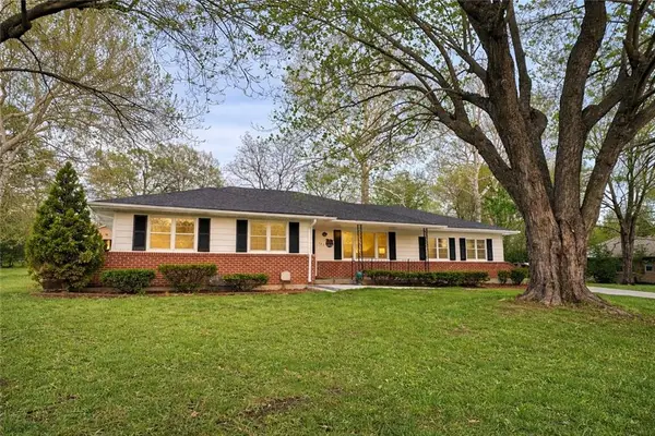 401 James Street, Harrisonville, MO 64701