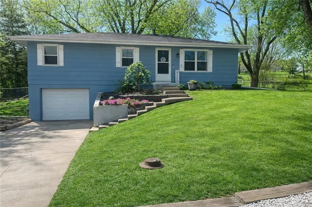 329 Lincoln Drive, Gower, MO 64454 - #1