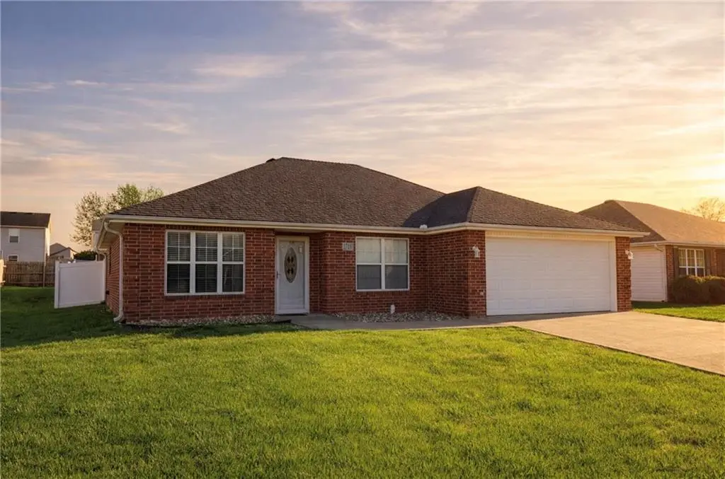 1718 Sunset Drive, Warrensburg, MO 64093 - #1