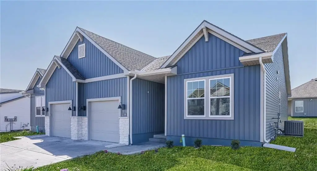 12405 S Acacia Drive, Lees Summit, MO 64086 - #1