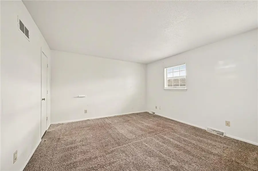 6041 E 127th Street, Grandview, MO 64030 - #2